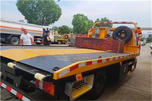 齐齐哈尔附近拖车电话号码服务