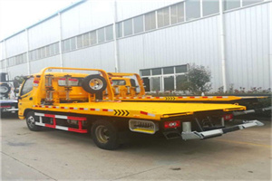 齐齐哈尔附近拖车救援搭电